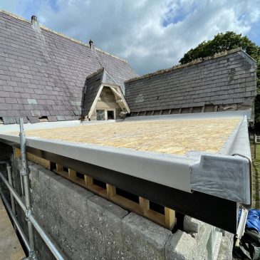 Toilet Block Roof Replacement – Day 4